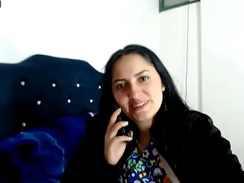 Snapshot of MisNicol chatting on 02-12-26, 12:10 MisNicol online show from 02-12-26, 12:10