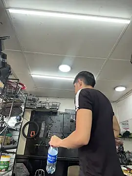 Johan stick online show from 12-19-25, 03:36