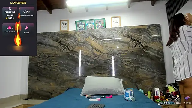 Snapshot of Evy_connor chatting on 01-12-26, 12:01 Evy connor online show from 01-12-26, 12:01