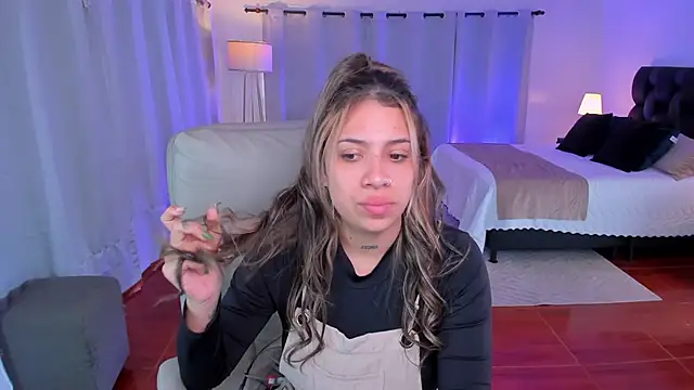 Zara Wolf  online show from 02-12-26, 02:06