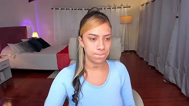 Zara Wolf  online show from 12-03-25, 11:20