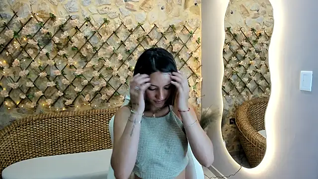 GoldenMusee  online show from 12-02-25, 07:26