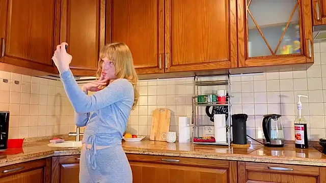 Snapshot of MatthewHoffis chatting on 02-07-26, 09:50 MatthewHoffis online show from 02-07-26, 09:50