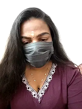 Snapshot of Tamil_Shara chatting on 12-17-25, 04:45 Tamil Shara online show from 12-17-25, 04:45