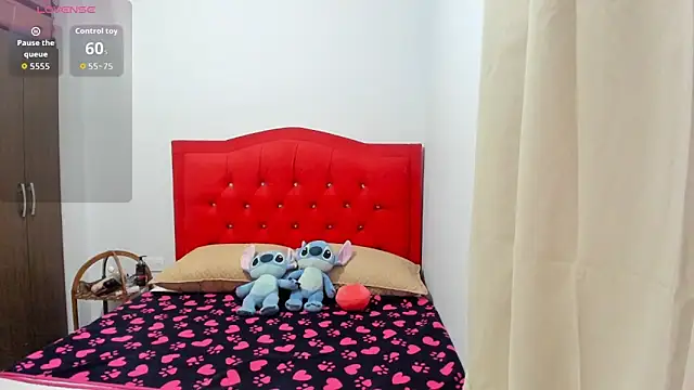 Snapshot of Samantha_luv_ chatting on 02-27-26, 12:00 Samantha luv online show from 02-27-26, 12:00