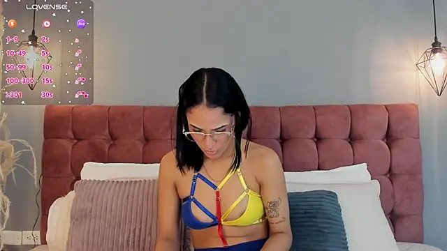 Samantha luv  online show from 12-04-25, 02:43