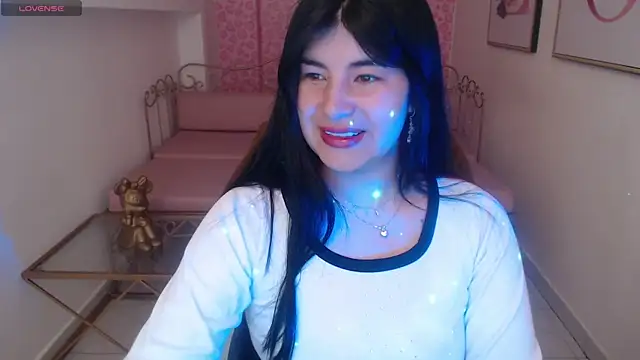 Nina harpper  online show from 12-19-25, 01:46