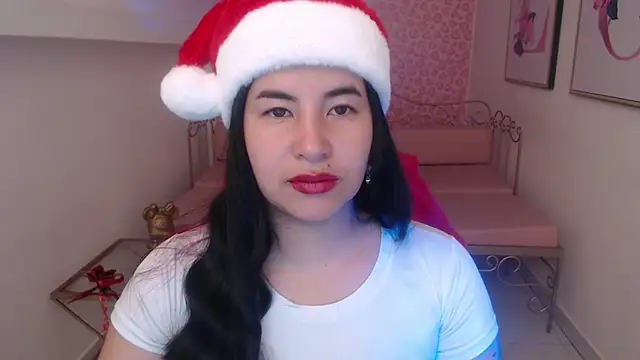 Nina harpper  online show from 12-22-25, 01:22