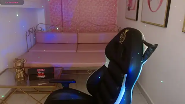 Nina harpper  online show from 03-27-26, 01:12