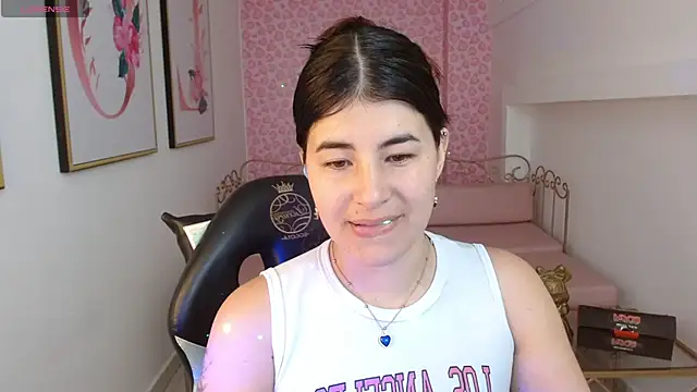Nina harpper  online show from 04-15-26, 01:26