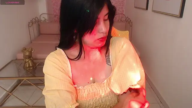 Nina harpper  online show from 01-15-26, 01:14