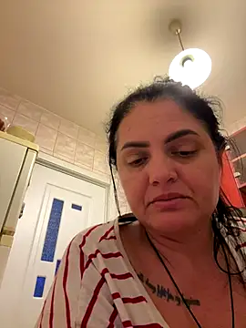 Snapshot of gini92 chatting on 12-14-25, 06:24 gini92 online show from 12-14-25, 06:24