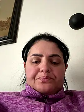 Snapshot of gini92 chatting on 01-13-26, 12:31 gini92 online show from 01-13-26, 12:31