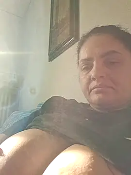 Snapshot of gini92 chatting on 03-28-26, 06:47 gini92 online show from 03-28-26, 06:47