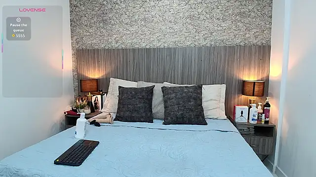 nicol alvarez online show from 02-22-26, 11:12