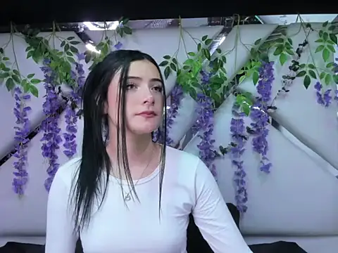 liinzy rouse69 online show from 12-18-25, 02:54