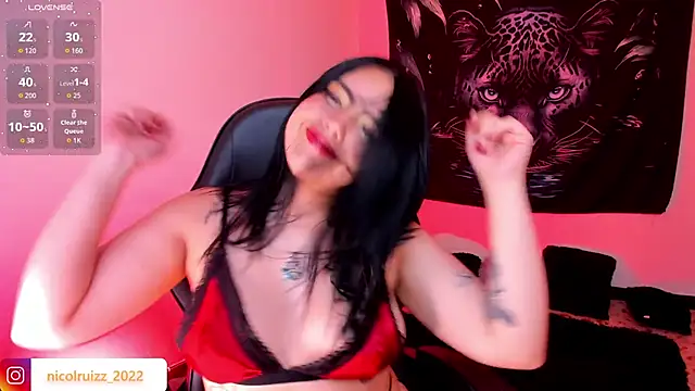 Nicolle Ruizz online show from 12-20-25, 10:40