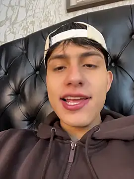 Lander Cruz online show from 12-20-25, 04:10