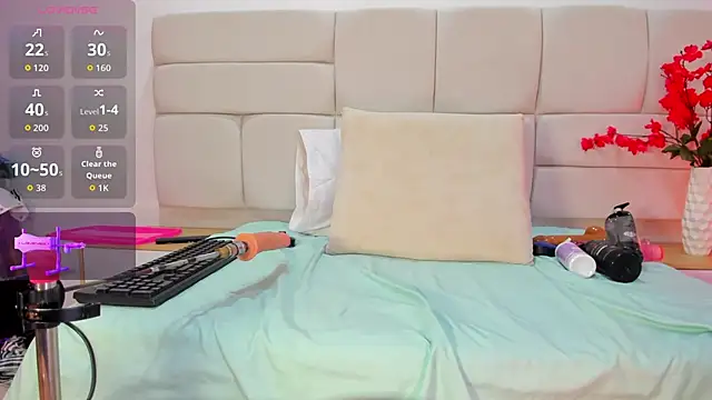 Snapshot of MajoLinares chatting on 02-18-26, 07:43 MajoLinares online show from 02-18-26, 07:43