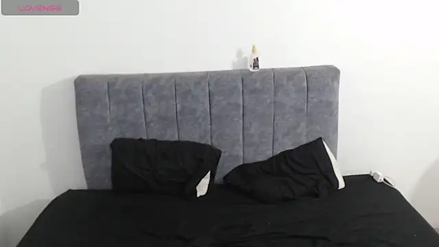 hottie couplee online show from 04-22-26, 10:49