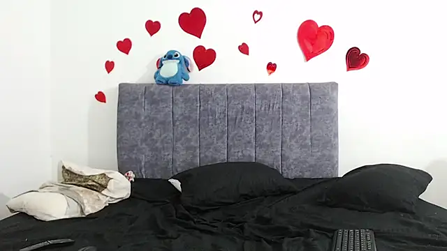 hottie couplee online show from 07-11-26, 12:00