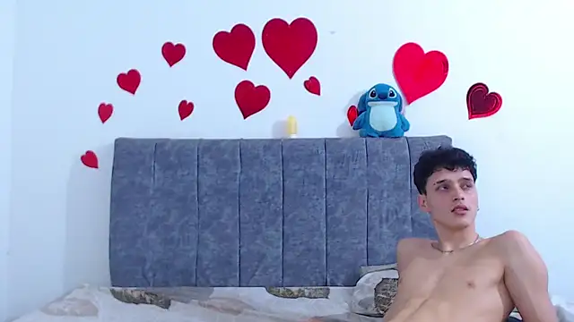 hottie couplee online show from 07-18-26, 11:13