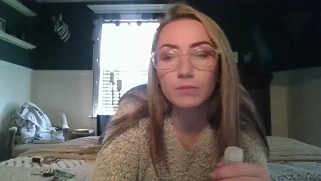 NikkiD223 online show from 01-08-26, 06:58