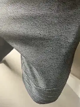 Snapshot of andresbale chatting on 12-15-25, 12:11 andresbale online show from 12-15-25, 12:11