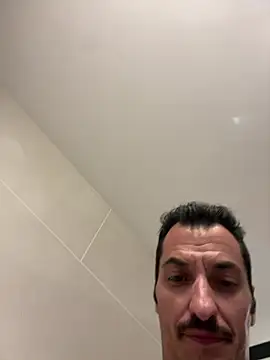 Snapshot of andresbale chatting on 03-26-26, 10:07 andresbale online show from 03-26-26, 10:07