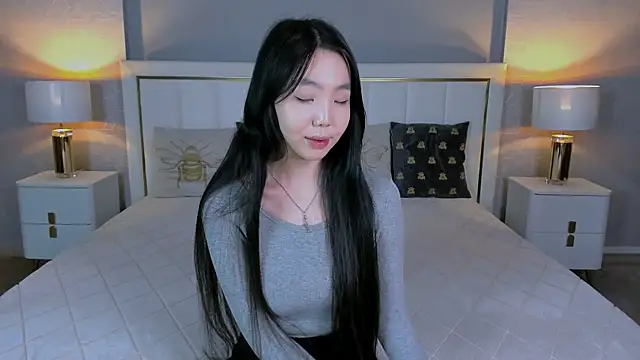 EMILY GREENSON online show from 04-13-26, 09:52