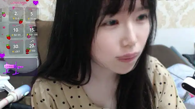 Snapshot of himaridesu chatting on 06-25-26, 04:23 himaridesu online show from 06-25-26, 04:23