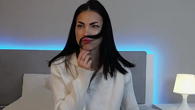 RachaelMils online show from 12-19-25, 03:54