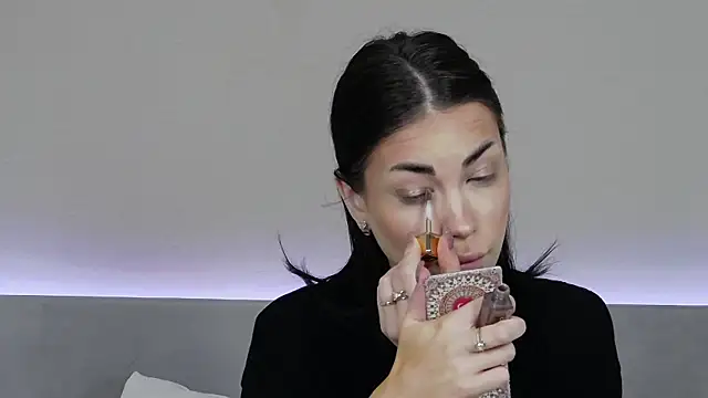 RachaelMils online show from 12-23-25, 04:01