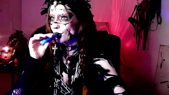 Snapshot of EmpressMorrigan chatting on 01-13-26, 01:26 EmpressMorrigan online show from 01-13-26, 01:26