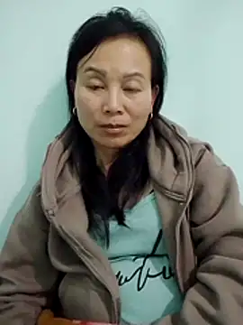 Lili-123k online show from 12-17-25, 03:17