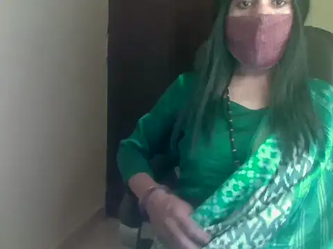 Snapshot of Lovely_Ladyboy_star chatting on 02-28-26, 04:23 Lovely Ladyboy star online show from 02-28-26, 04:23