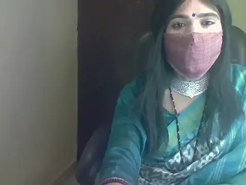 Snapshot of Lovely_Ladyboy_star chatting on 02-28-26, 06:29 Lovely Ladyboy star online show from 02-28-26, 06:29