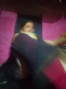 Your-shreya143 online show from 04-12-26, 07:28