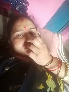 Your-shreya143 online show from 06-18-26, 11:04