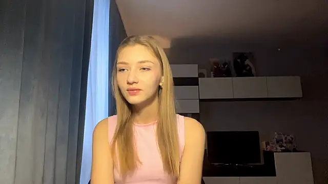 Snapshot of AveryBerkson chatting on 12-18-25, 03:44 AveryBerkson online show from 12-18-25, 03:44