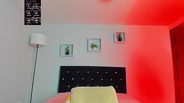 Victoria Rose  online show from 04-25-26, 01:25