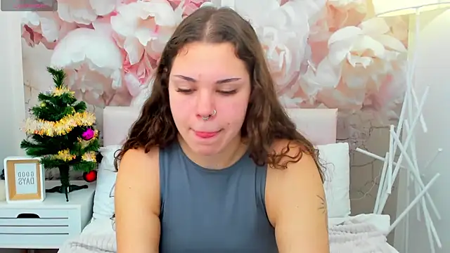 Snapshot of MartaRey chatting on 12-19-25, 06:38 MartaRey online show from 12-19-25, 06:38