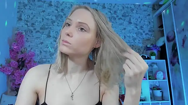 Gina Gina love online show from 04-24-26, 01:18
