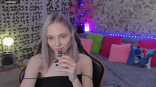 Gina Gina love online show from 06-01-26, 01:06