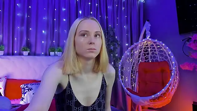 Gina Gina love online show from 02-14-26, 01:06