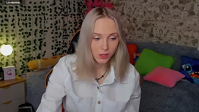 Gina Gina love online show from 05-26-26, 01:04