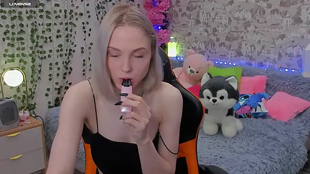 Gina Gina love online show from 06-10-26, 02:24