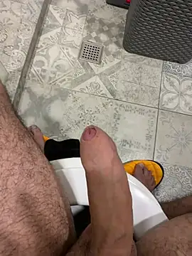 Snapshot of zukammm chatting on 01-08-26, 12:44 zukammm online show from 01-08-26, 12:44