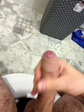 Snapshot of zukammm chatting on 01-09-26, 11:06 zukammm online show from 01-09-26, 11:06