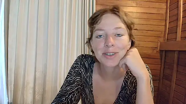 Snapshot of Ida-Rose chatting on 02-06-26, 07:26 Ida-Rose online show from 02-06-26, 07:26